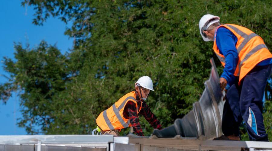 Roof replacement in Castle Rock, WA